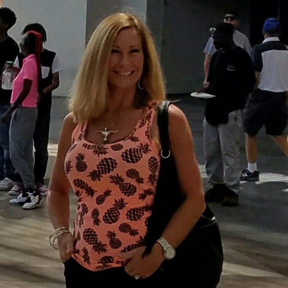 Meet your Posher, Patty - Picture 5 of 5